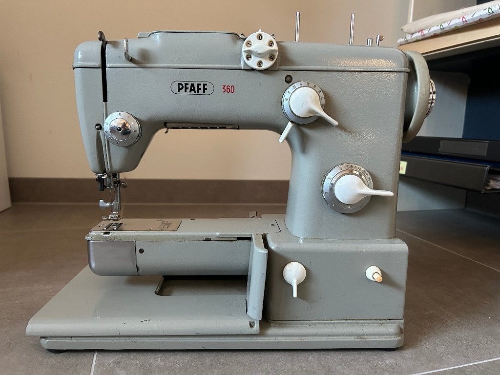 Vintage Pfaff 360 naaimachine met koffer, Ophalen
