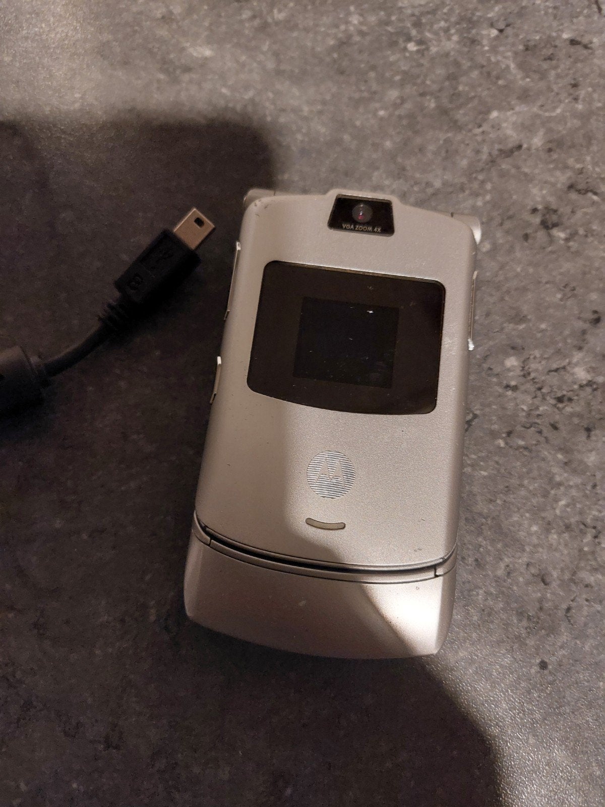 Motorola klaptelefoon (simlock) - Werkt met adapter, Gebruikt, Inklapmodel, Ophalen of Verzenden, Minder dan 3 megapixel