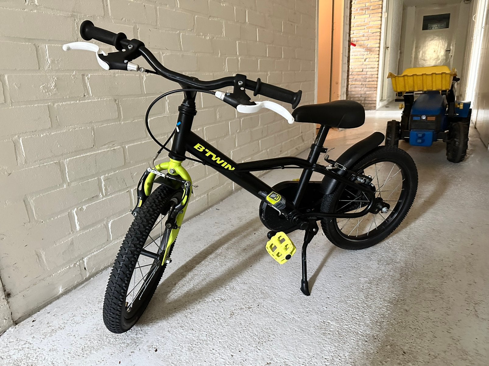 B-twin 16 inch, Ophalen, Zo goed als nieuw, Staal, 24 inch of meer