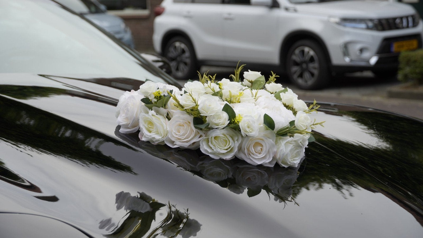 Bruiloft auto versiering witte rozen, Ophalen of Verzenden, Zo goed als nieuw, Versiering, Geboorte of Huwelijk