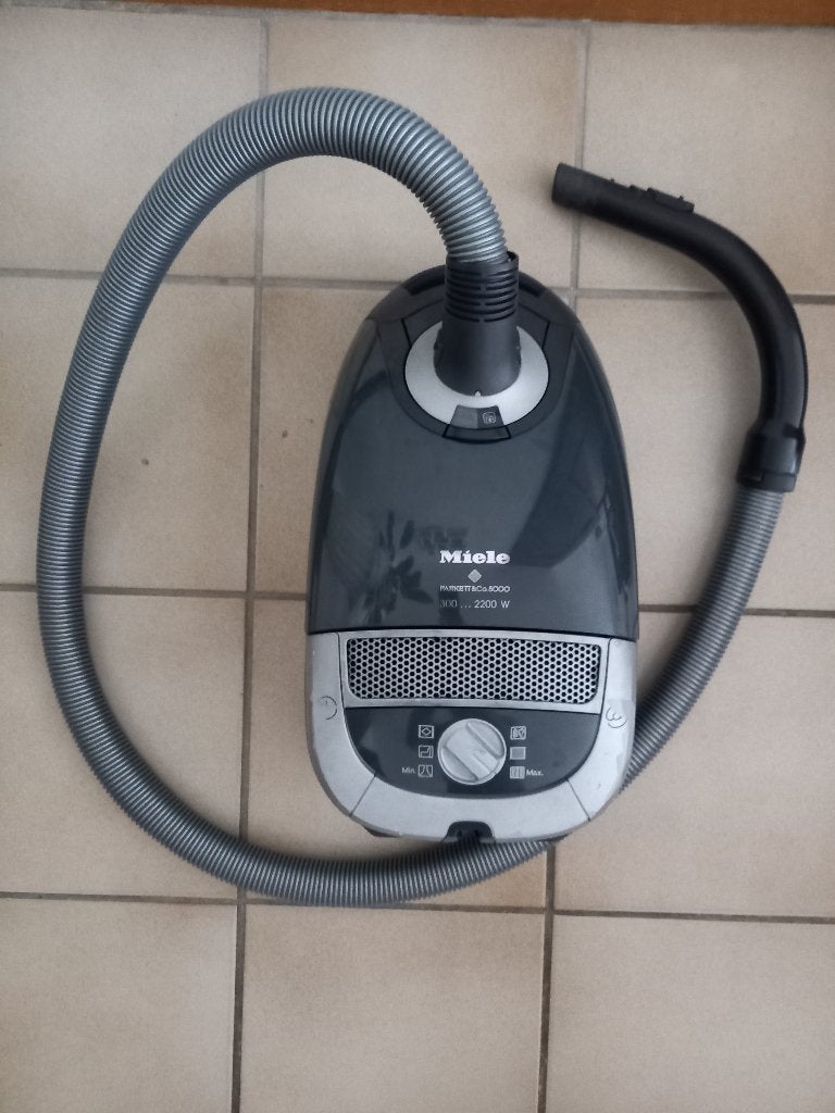 Miele stofzuiger  defect, Gebruikt, Miele, 2000 watt of meer, Ophalen