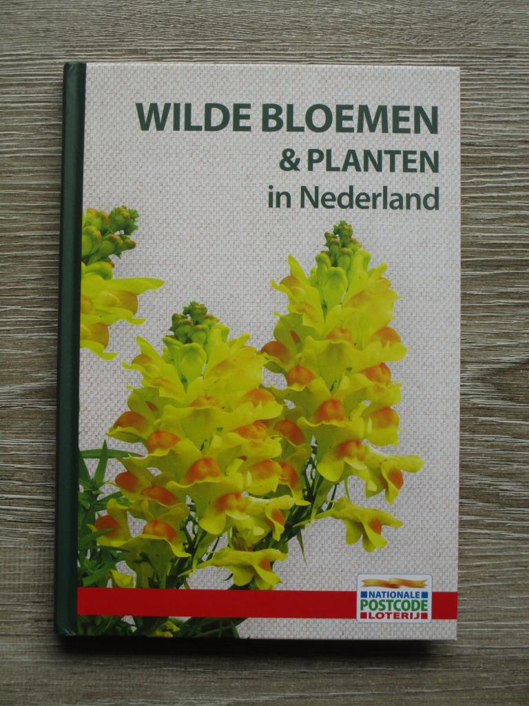 Wilde bloemen en planten in Nederland - Nationale postcode, Ophalen of Verzenden, Gelezen, Bloemen, Planten en Bomen