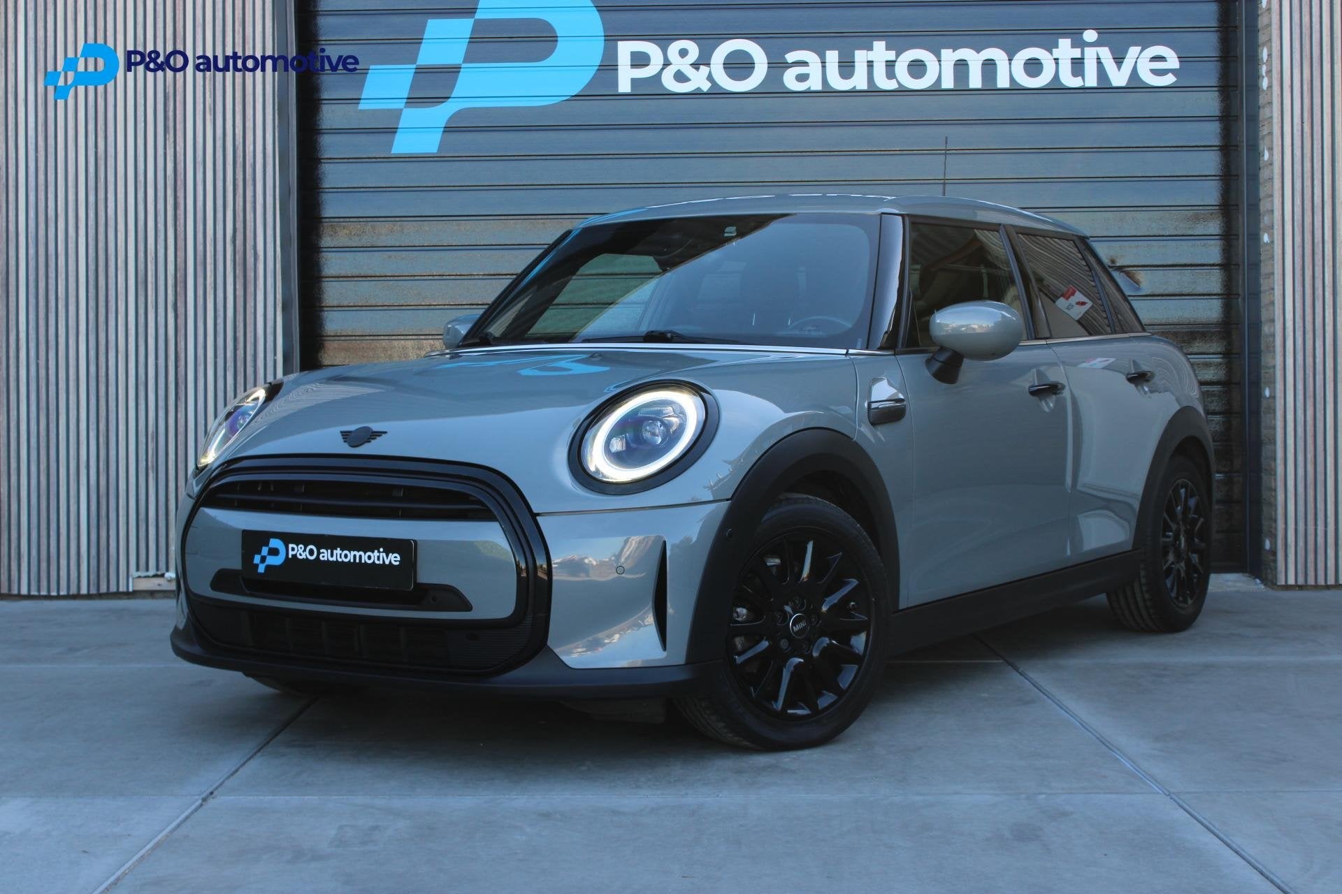 Mini 5-Deurs 1.5 One Classic Moonwalk | Stoelverw. | Camera, Auto's, Dealer onderhouden, Gebruikt, Zwart, Met garantie (alle)