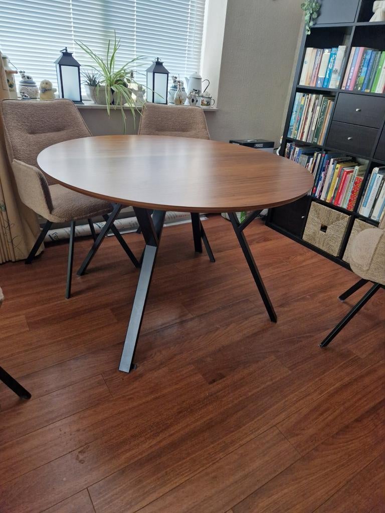Moderne ronde eettafel 130 cm, Huis en Inrichting, Tafels | Eettafels, Rond, Zo goed als nieuw, Modern, Vier personen