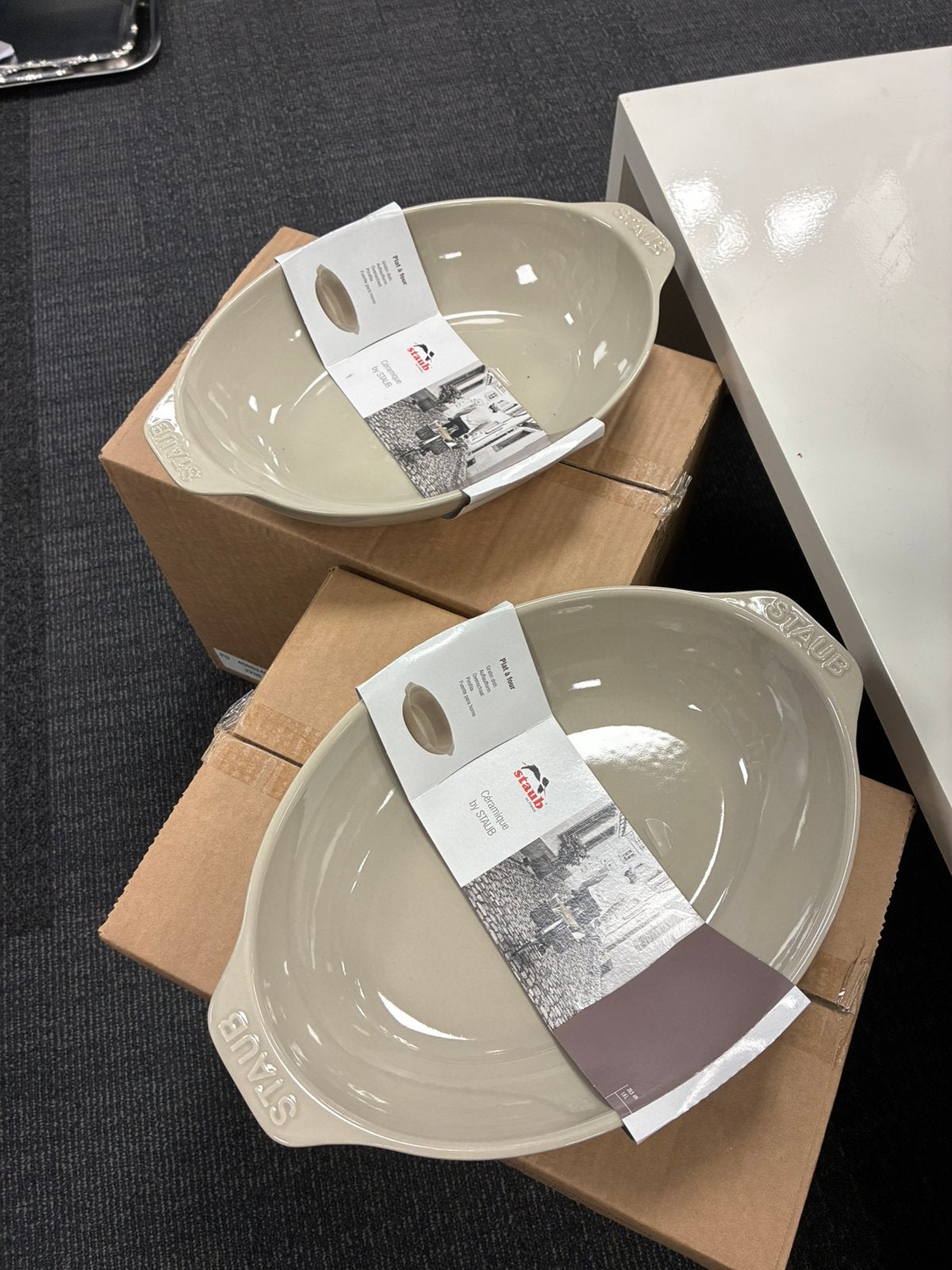 Te koop grote partij keramische schalen van het merk staub, Keramiek, Ophalen of Verzenden, Overige stijlen, Schaal of Schalen
