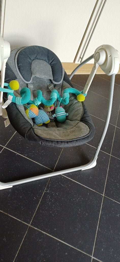 BabyGo wipstoel. Kan schommelen en muziek maken., Ophalen of Verzenden, Zo goed als nieuw, Met gordel(s) of riempje(s)