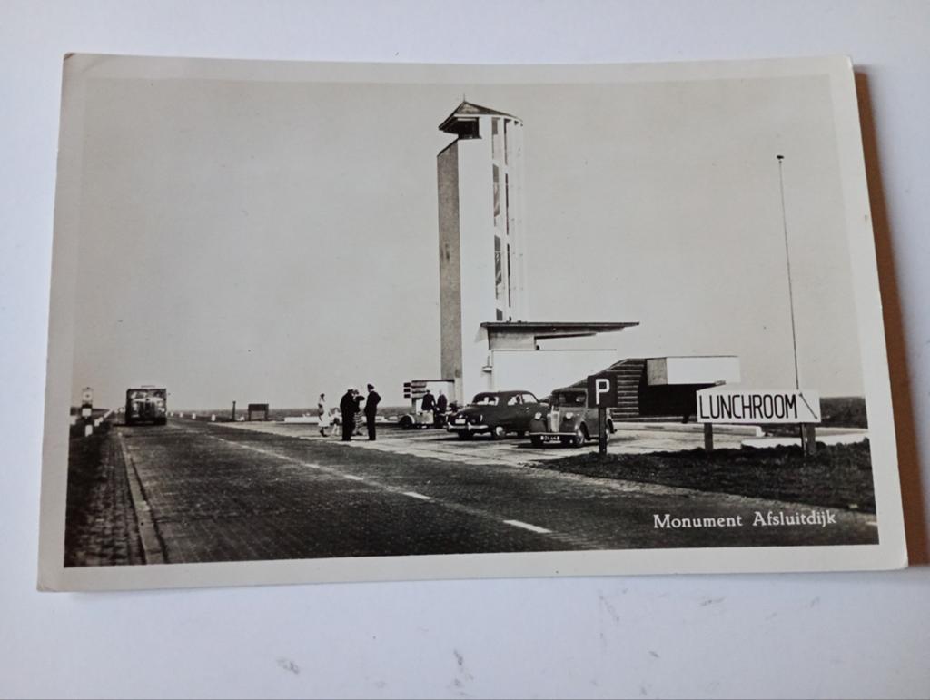 Afsluitdijk met Auto's 1955, Ophalen of Verzenden, 1940 tot 1960, Gelopen