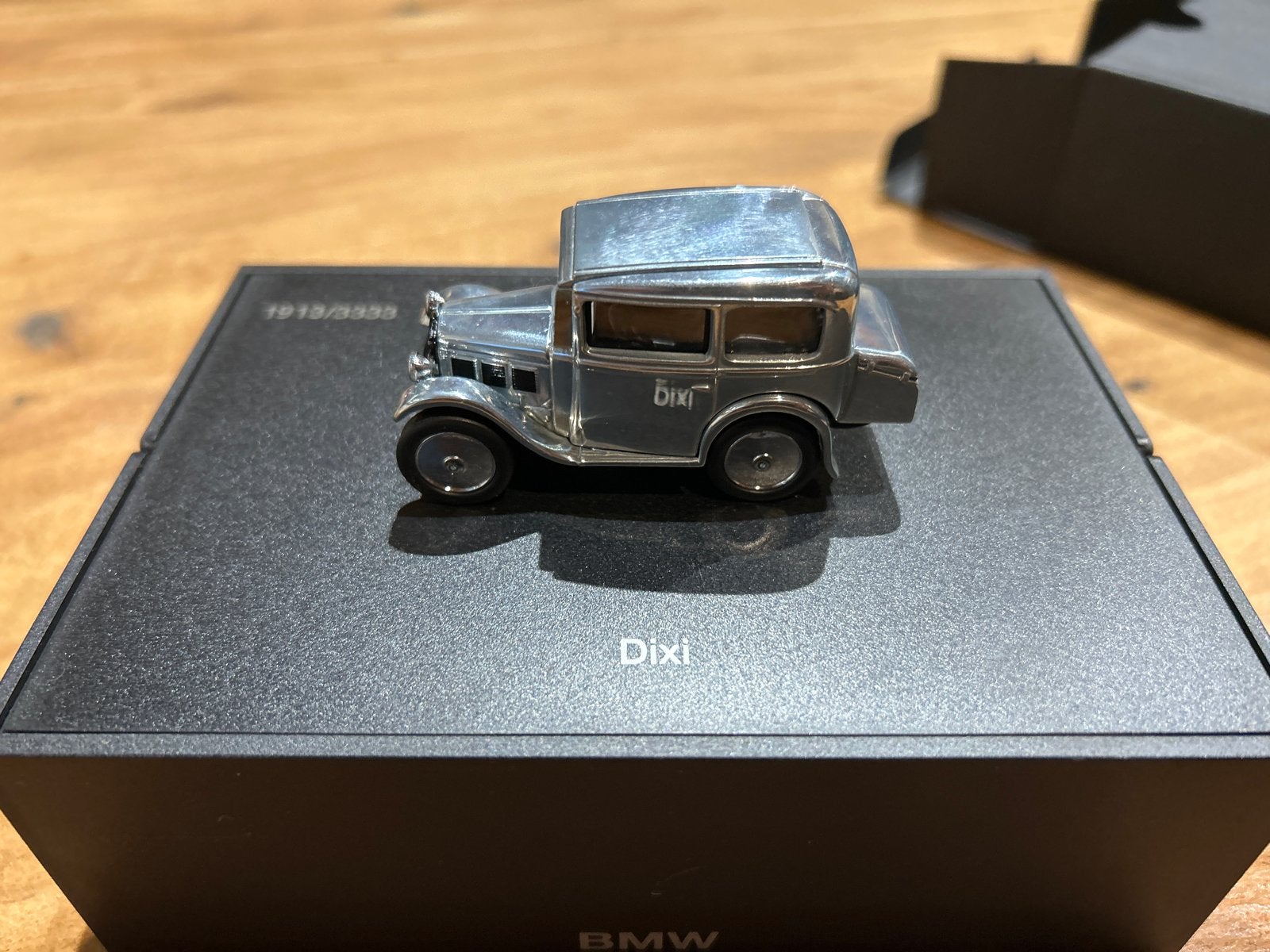 BMW Dixi 1:43 Chroom Limited Edition 3333 met OVP, Overige merken, Volta, Auto, Ophalen of Verzenden
