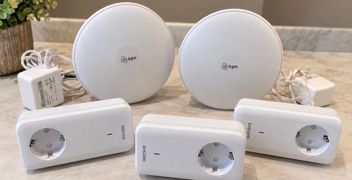 KPN SuperWifi + 3x DVS1200 adapters – complete set, Ophalen of Verzenden, Zo goed als nieuw