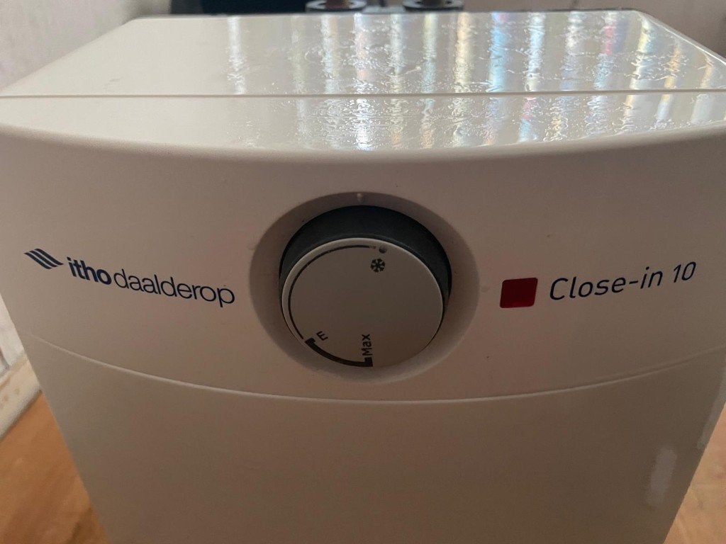 Itho Daalderop Close-in 10 Boiler - ongebruikt, Aardgas, Minder dan 3 jaar oud, Minder dan 20 liter, Terugslagbeveiliging (TTB)