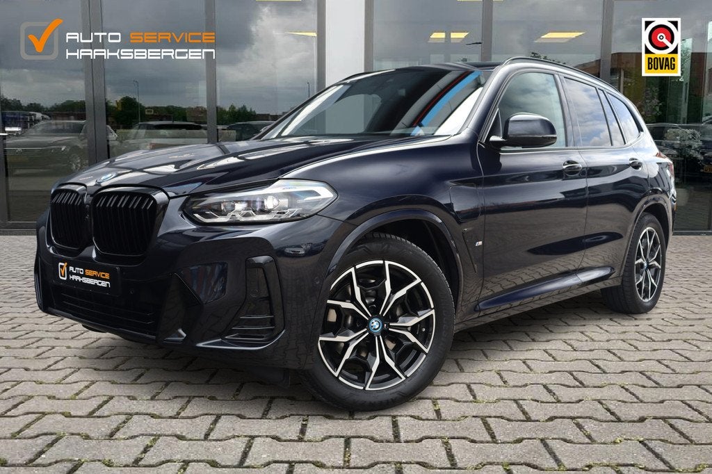 BMW X3 xDrive30e M-Sport | Led | Memory | Leder | (bj 2023), Auto's, 1998 cc, Gebruikt, Zwart, 2000 kg