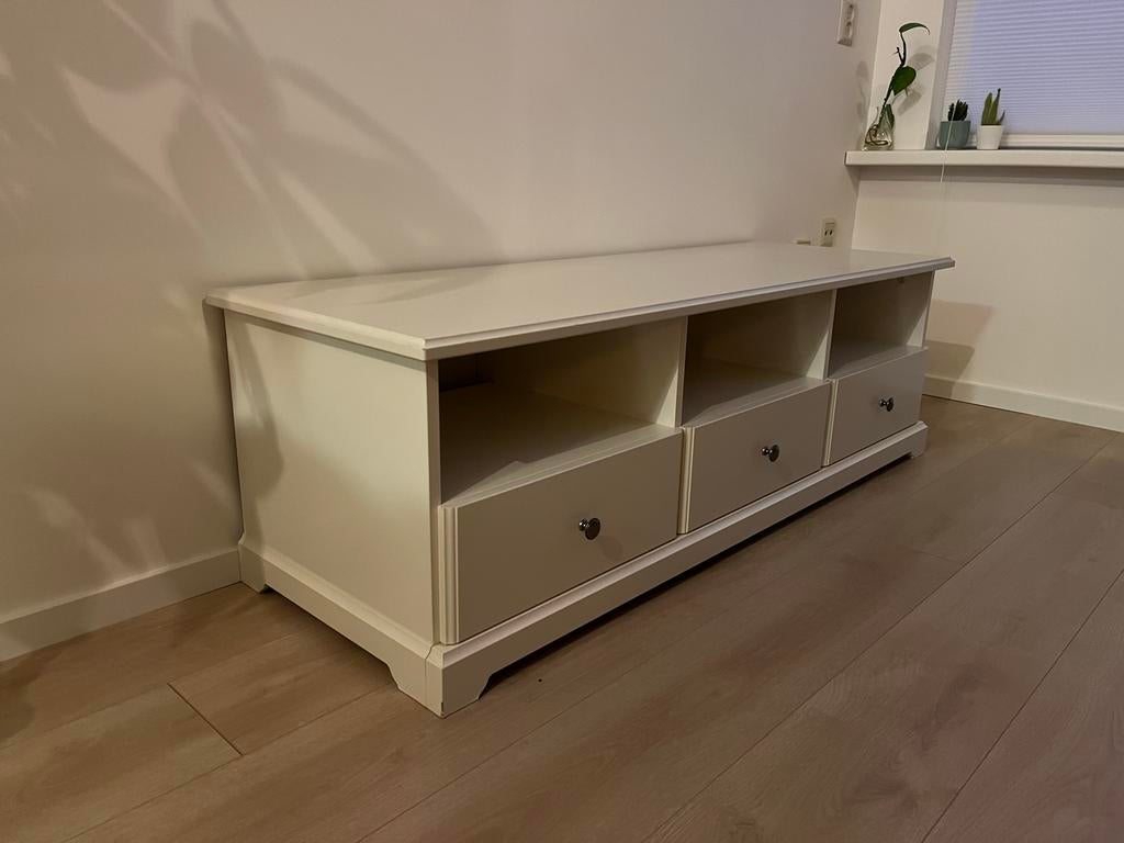 GRATIS: Ikea LIATORP tv meubel, Ophalen, Minder dan 50 cm, Gebruikt, 100 tot 150 cm