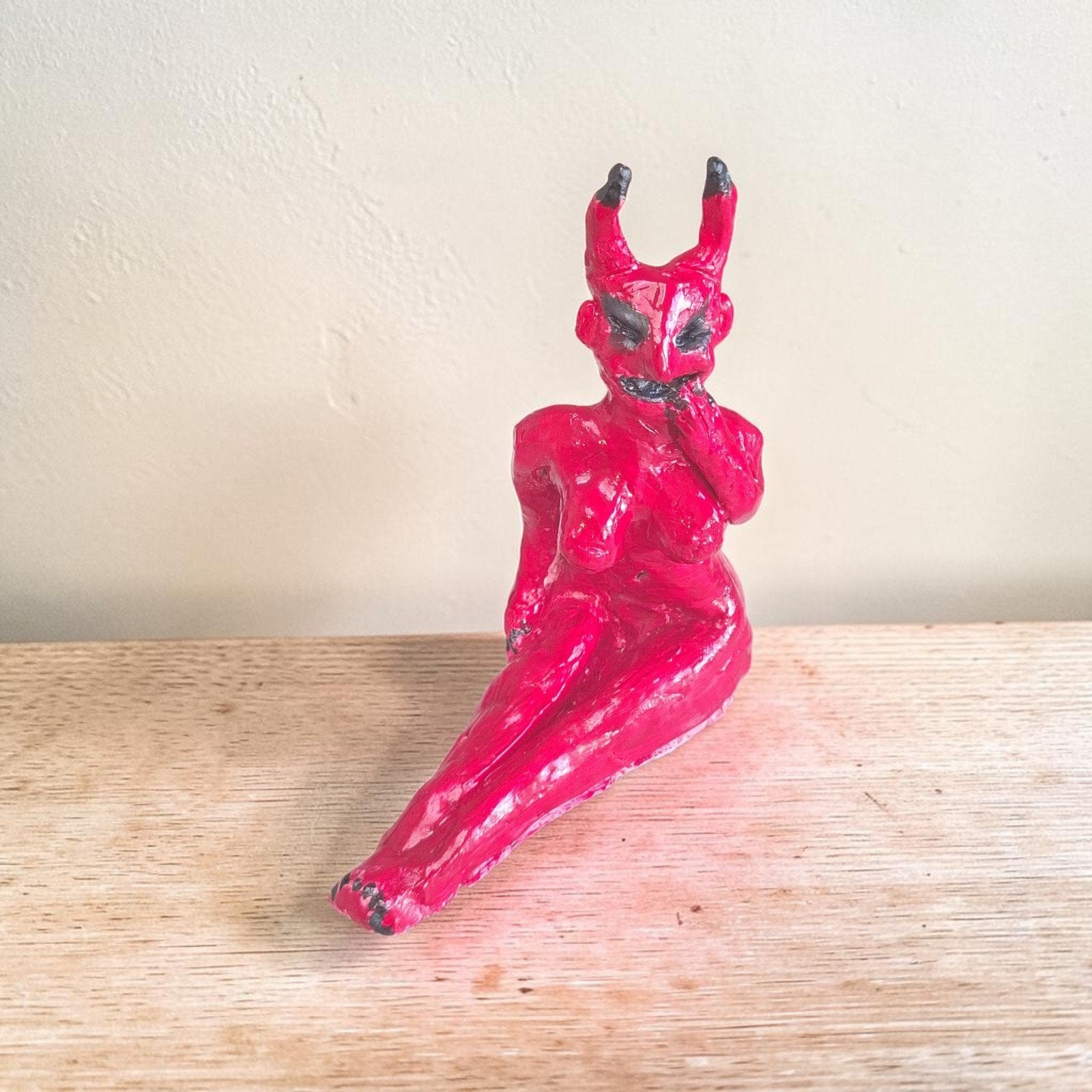Handgemaakte Duivelsvrouw - 15 cm, Minder dan 20 cm, Rood, Ophalen of Verzenden, Overige materialen