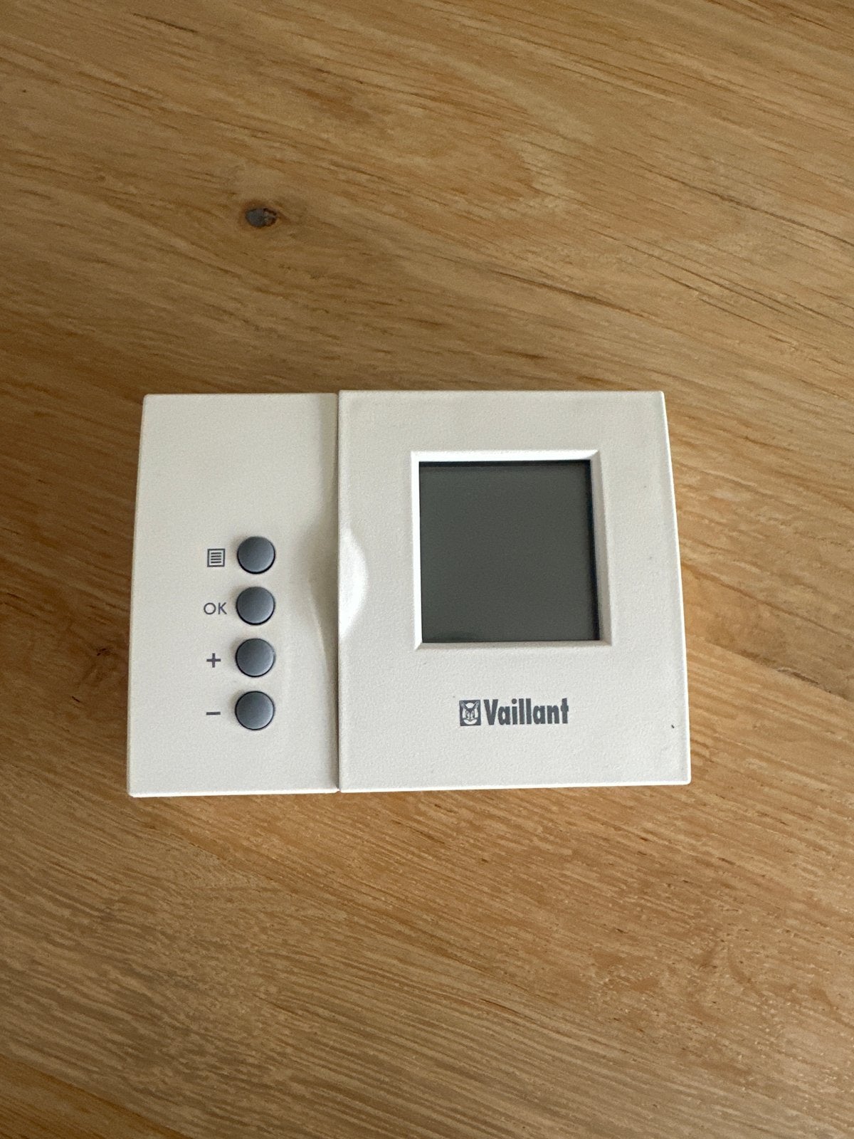 Vaillant VRT 240 Kamerthermostaat met schroeven en pluggen, Ophalen of Verzenden, Zo goed als nieuw