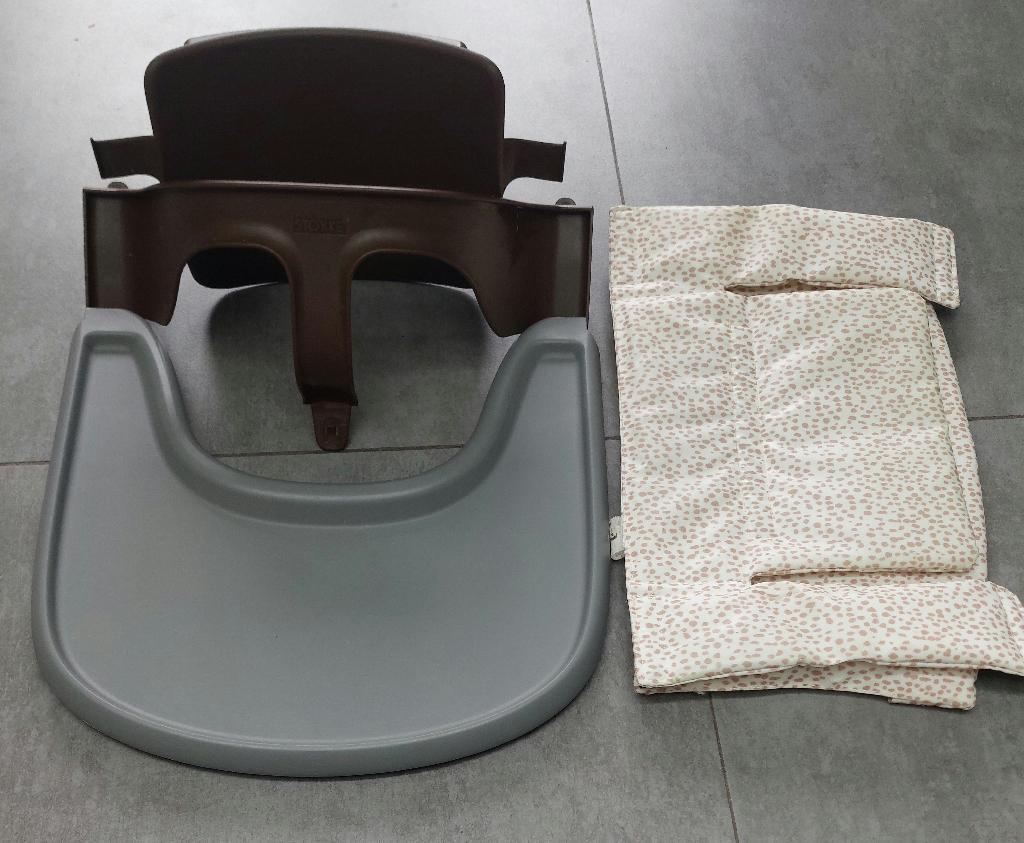 Stokke Tripp Trapp baby set inclusief Playtray Tafel, Kinderen en Baby's, Kinderstoelen, Ophalen, Zo goed als nieuw, Meegroeistoel