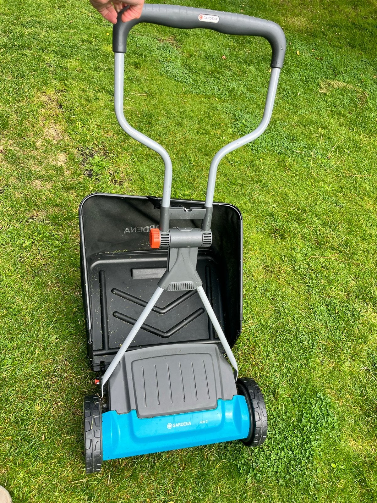 Gardena 400 C Handgrasmaaier met opvangzak, Ophalen, Handgrasmaaier, Zo goed als nieuw, Opvangzak
