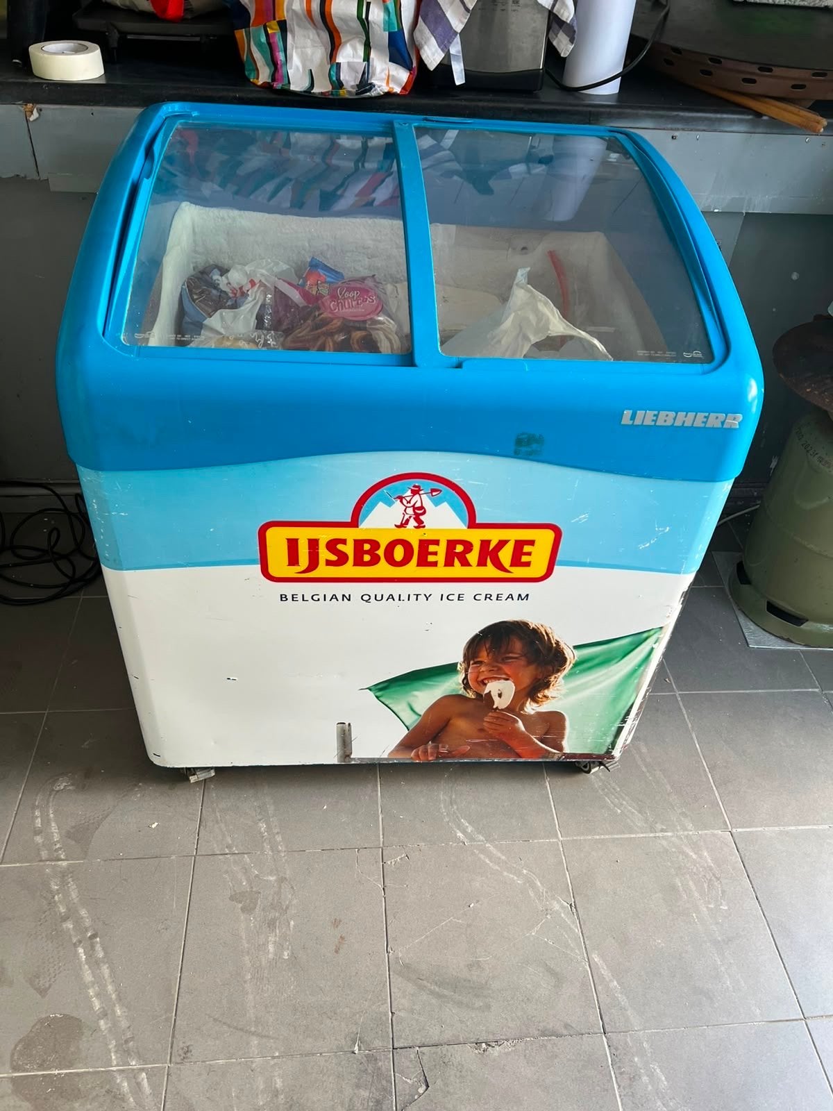 IJsboerke Diepvrieskist met glazen schuifdeksel, Gebruikt, 200 liter of meer, 60 cm of meer, Met aparte vriezer