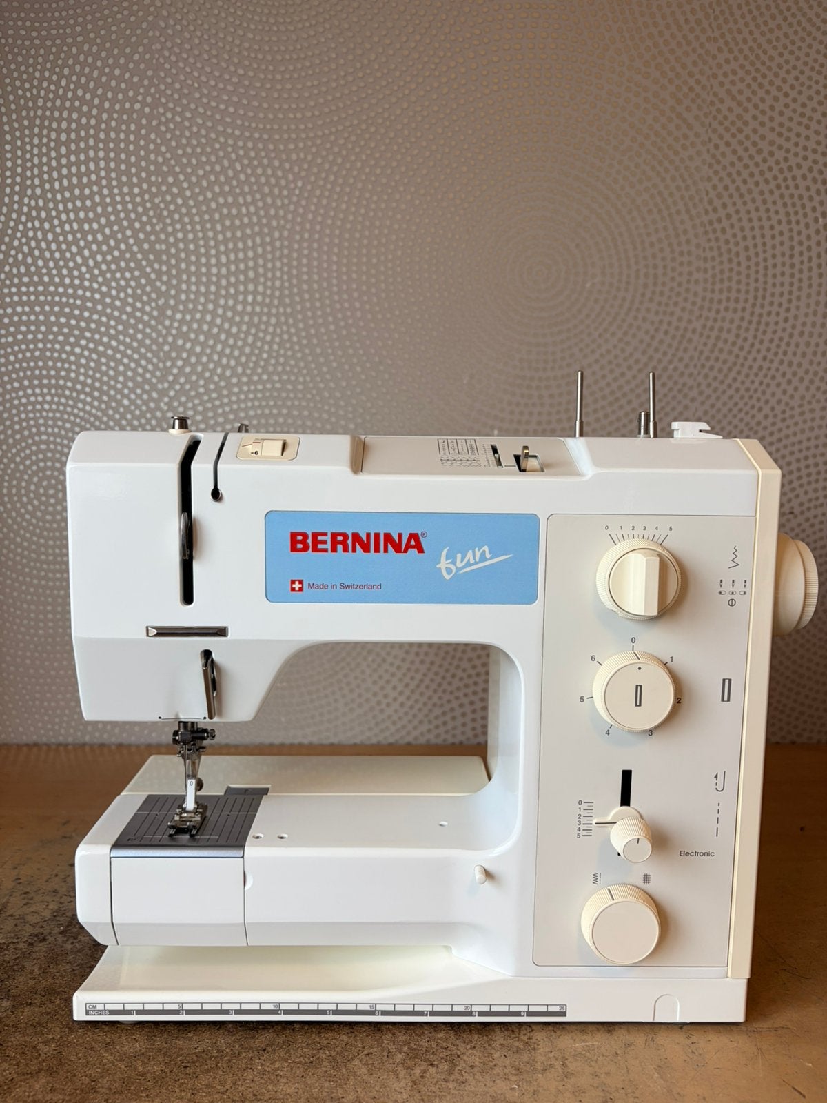 NAAIMACHINE BERNINA 1000 IN NIEUWSTAAT, Ophalen of Verzenden, Zo goed als nieuw, Naaimachine, Bernina
