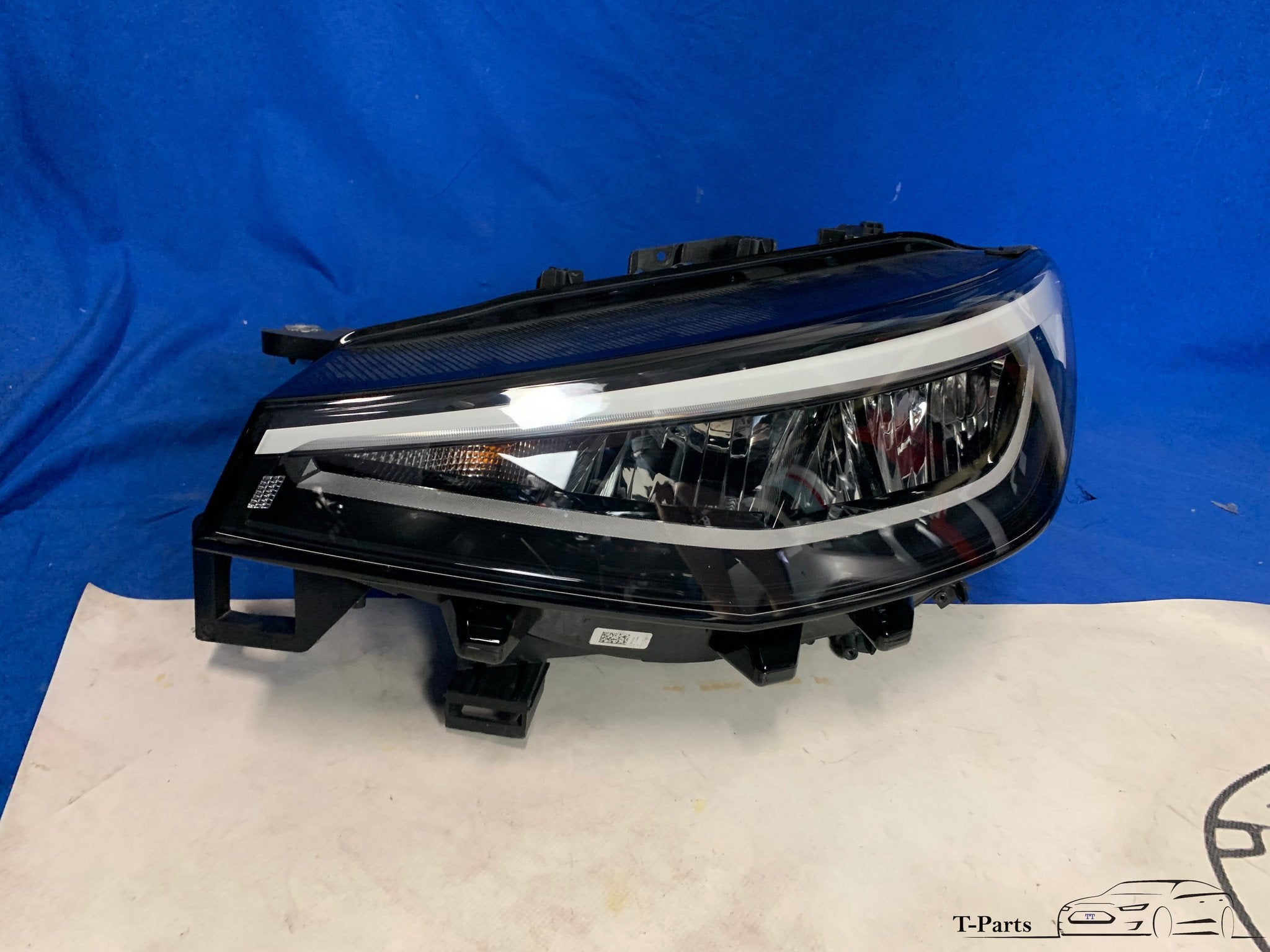 Volkswagen ID4 koplamp links lamp, Gebruikt, Volkswagen, Volkswagen AG, Berliner Ring 2
38440  Wolfsburg, DE