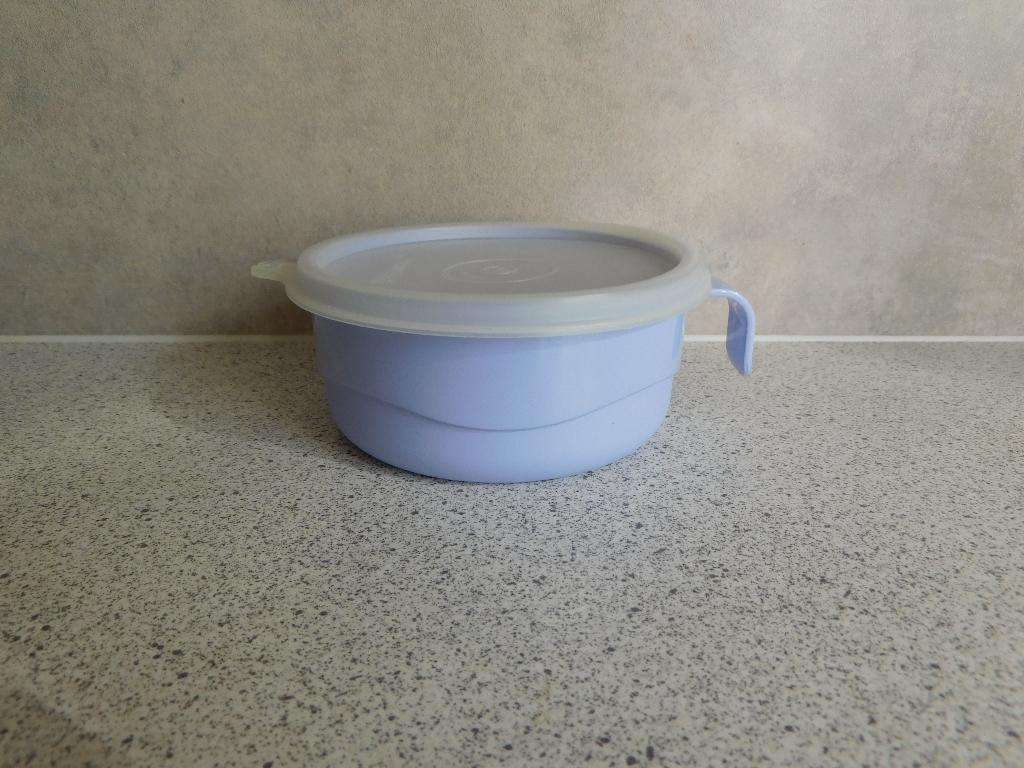 Tupperware Baby Hapjesschaal 10 cm. Lila, Huis en Inrichting, Keuken | Tupperware, Ophalen of Verzenden, Zo goed als nieuw, Paars