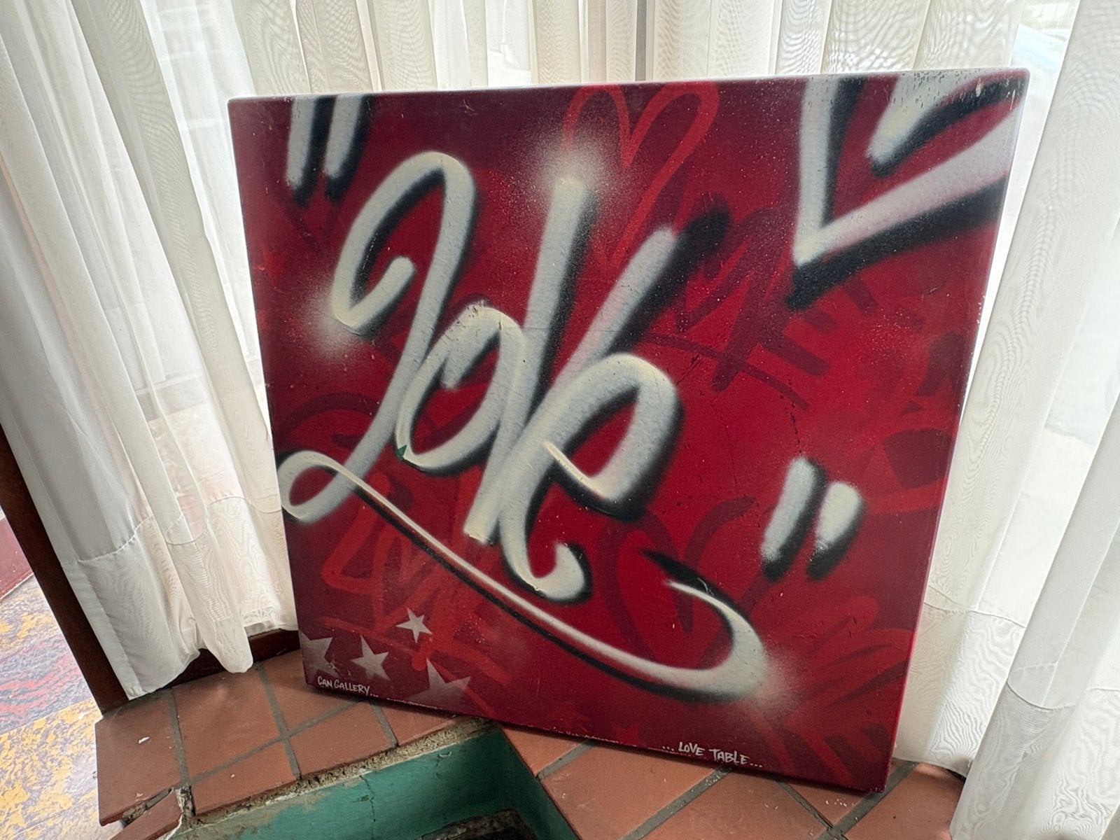 Uniek Tafelblad met 'Love' Graffiti Design - 80x80 cm, Overige materialen, Gebruikt, 50 tot 100 cm, Vierkant