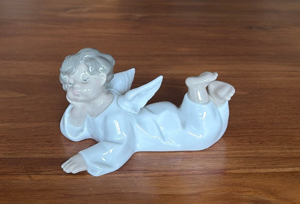 Lladro liggende engel beeldje 4541, Ophalen of Verzenden, Zo goed als nieuw