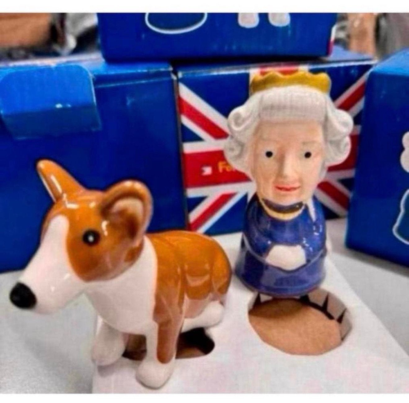 Queen Elizabeth & Corgi Peper + Zout stel set Salt & Pepper, Verzamelen, Koninklijk Huis en Royalty, Nieuw, Ophalen of Verzenden
