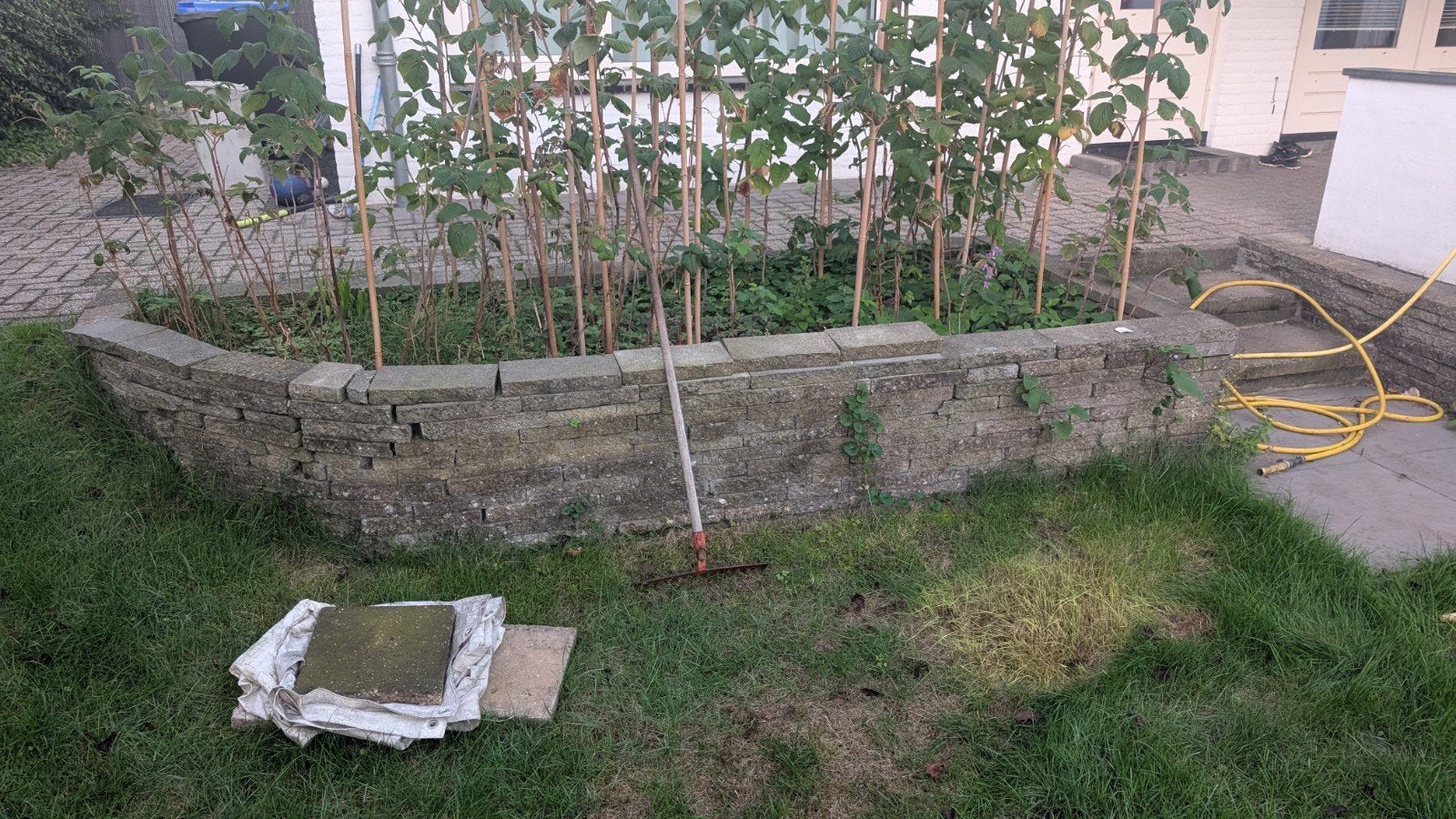 Heel veel gratis halve stoeptegels voor een border te maken, Ophalen, Gebruikt, 10 m² of meer, Beton