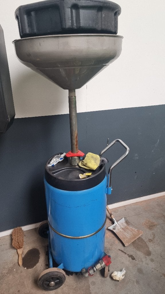Olie opvang reservoir 65 liter, Ophalen, Gebruikt