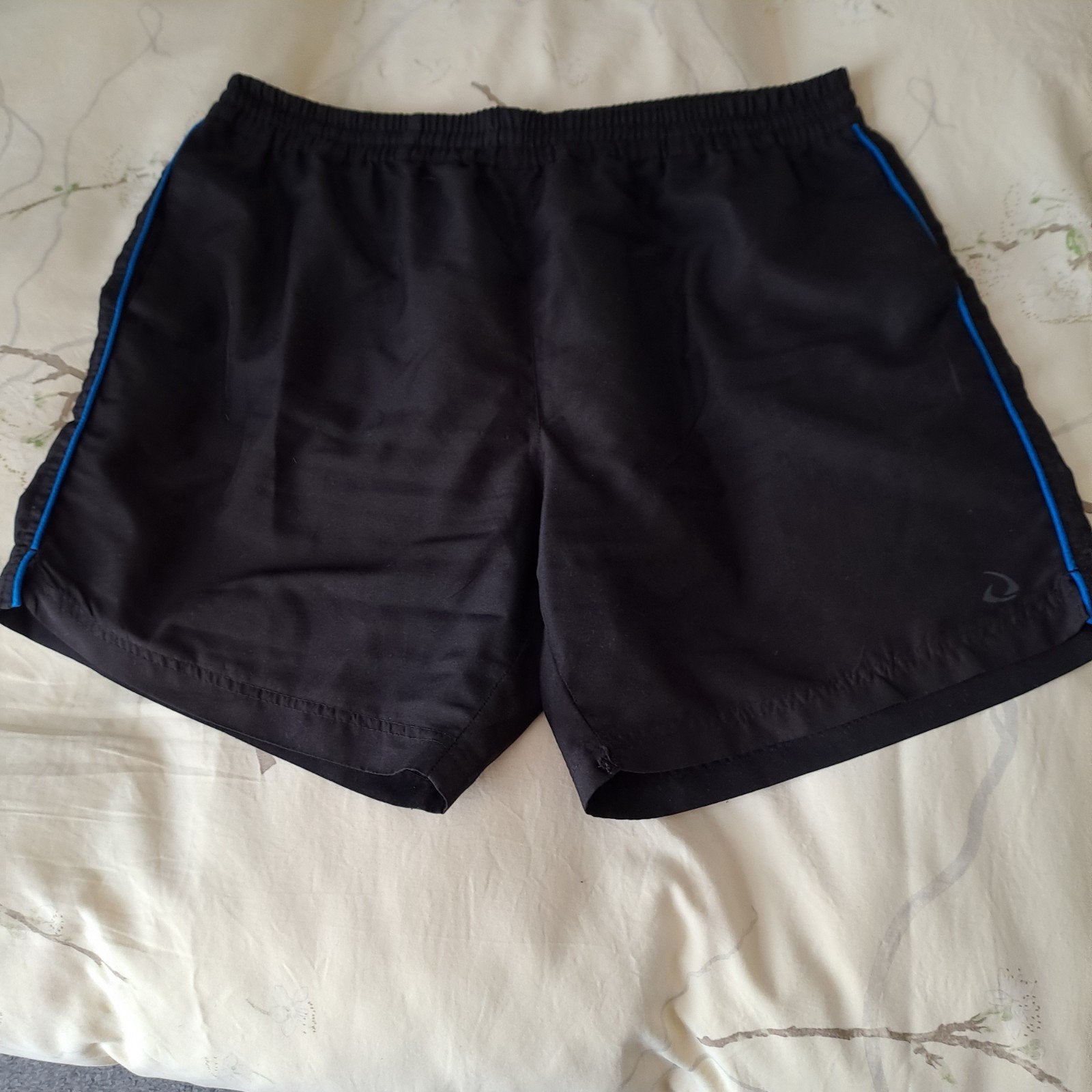 zwarte  korte broek, Ophalen of Verzenden, Zo goed als nieuw, Maat 56/58 (XL), Zwart