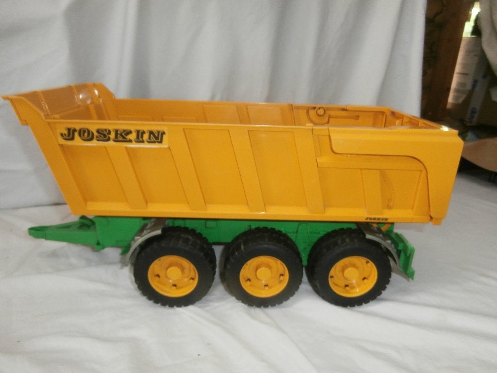 Bruder Joskin kiepwagen met 3 assen, Ophalen, Gebruikt