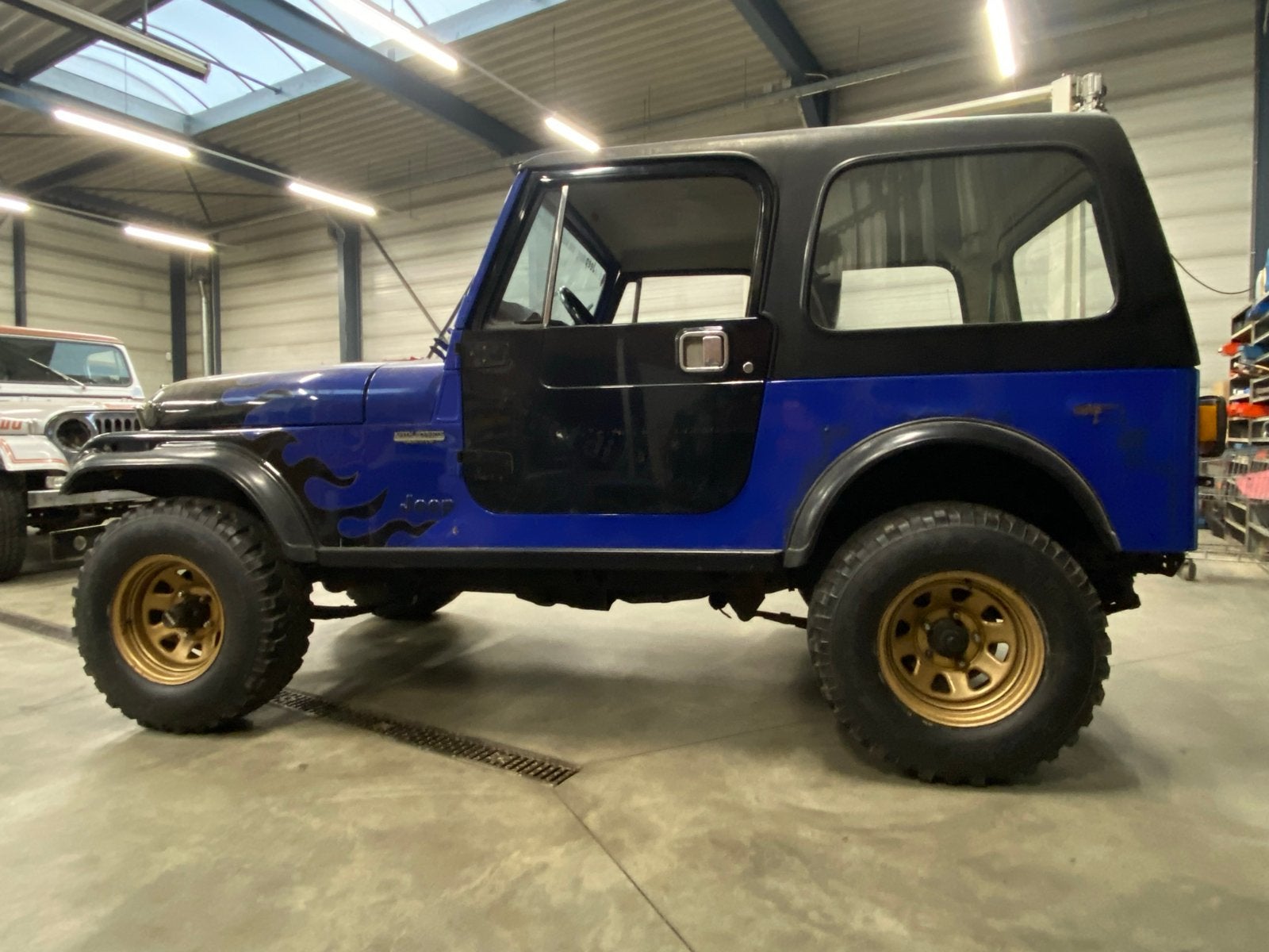 Jeep CJ-7 LAREDO, Zwart, 4200 cc, Zwart, Handgeschakeld