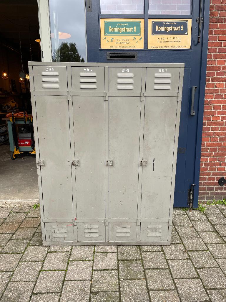 4-deurs Lockerkast industrieel oud, gangkast, sportkast, Ophalen