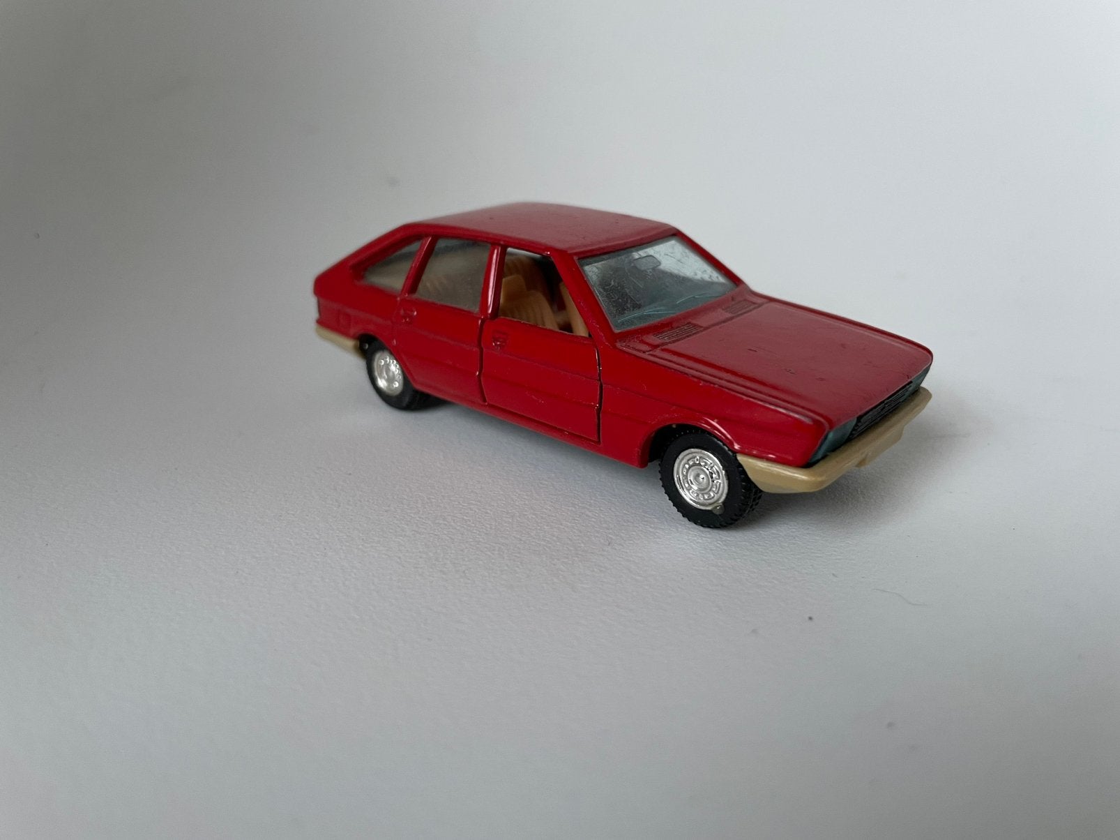 model Simca Talbot 1307 Chrysler 150 Rood, Joal 1/43, Ophalen of Verzenden, Gebruikt, Auto