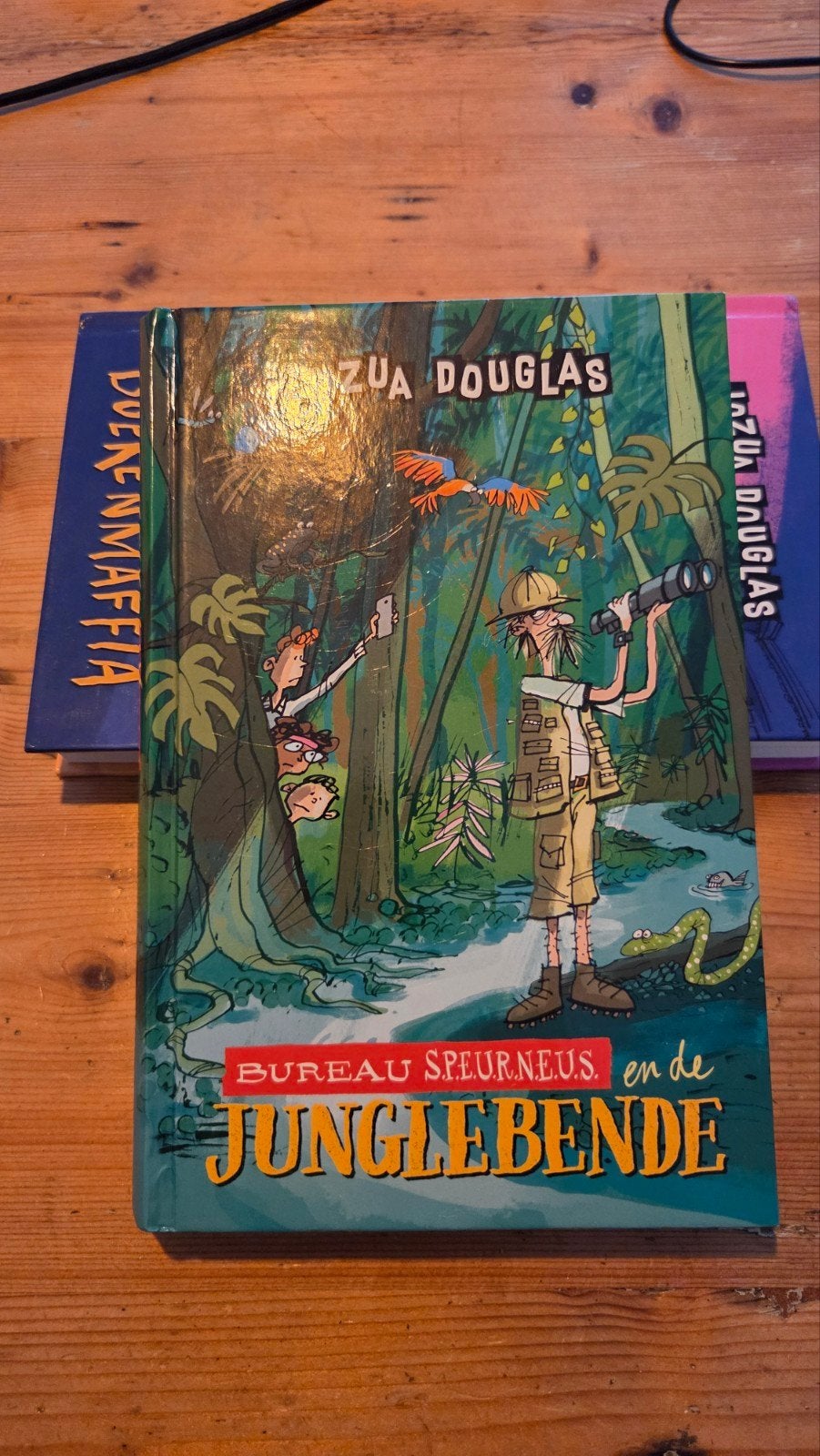 Bureau Speurneus en de Boekenmaffia & Junglebende, Ophalen of Verzenden, Gelezen, Jozua Douglas, Fictie