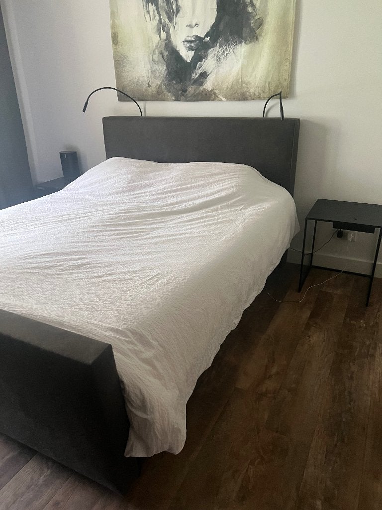 Boxspring zonder topper Goossens met 2 stalen nachtkastjes, Ophalen, Gebruikt, Tweepersoons, 200 cm
