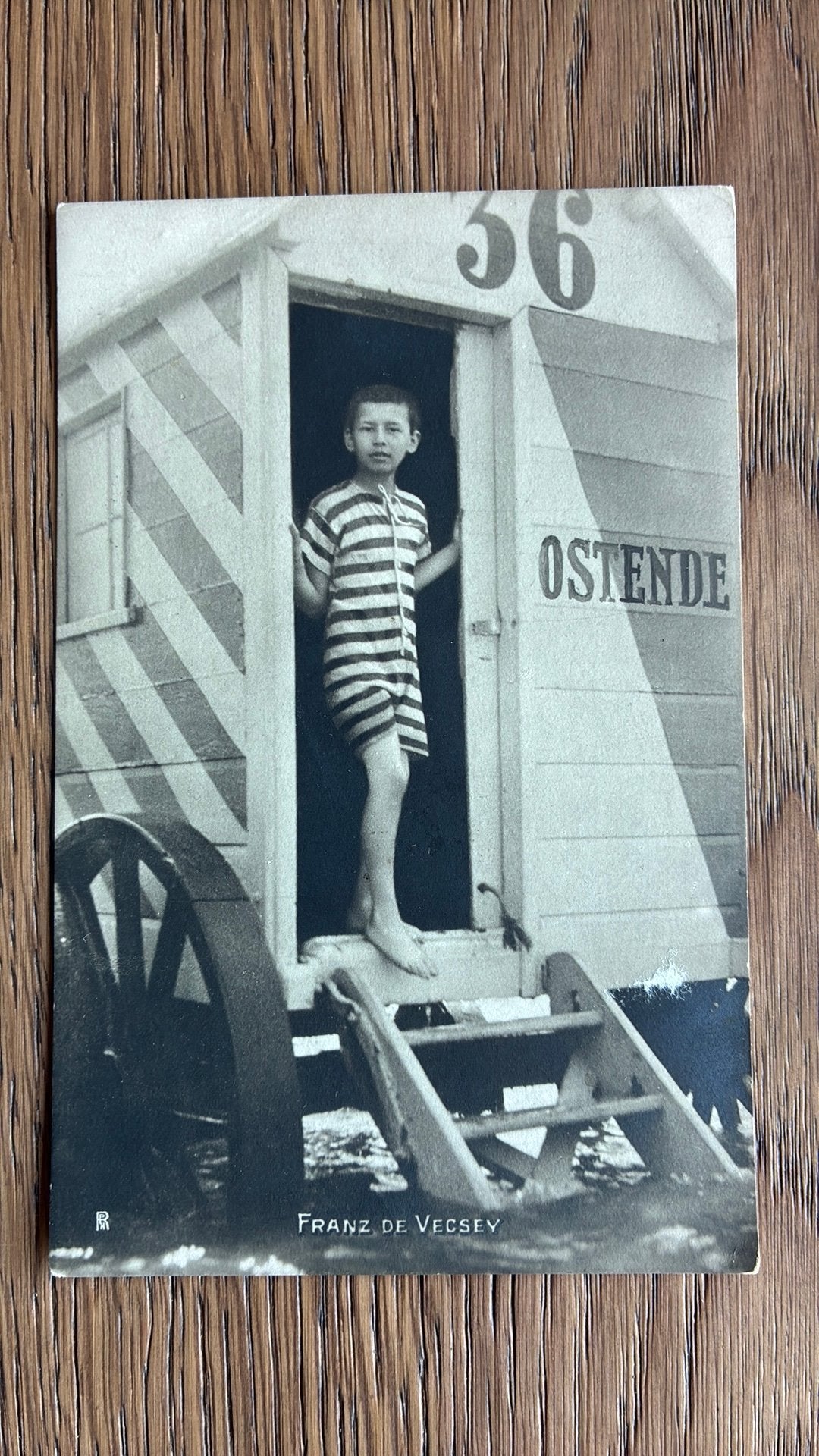 Kleedhok Ostende.Franz von Vecsey in badpak in deuropenkng, Ophalen of Verzenden, Ongelopen, Kinderen