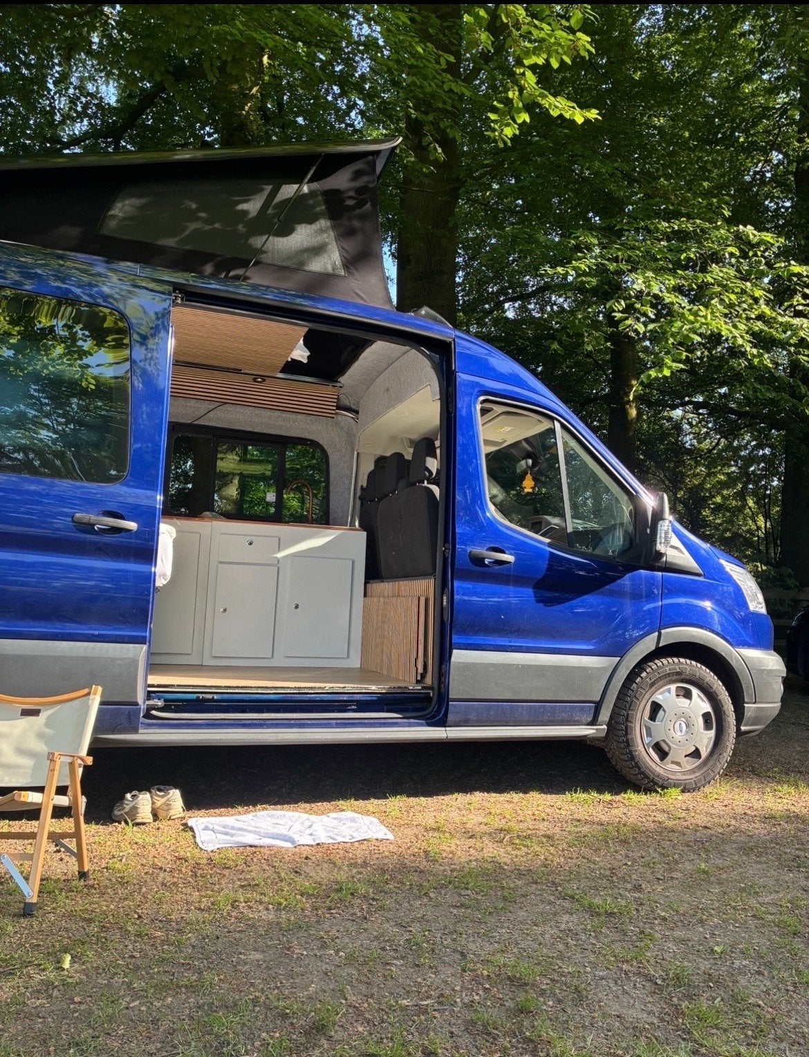 Euro 6 buscamper, 4 slaapplaatsen, recent gebouwd (garantie), Luifel, Chemisch toilet, Buscamper of Camperbus, Gaslek-detector