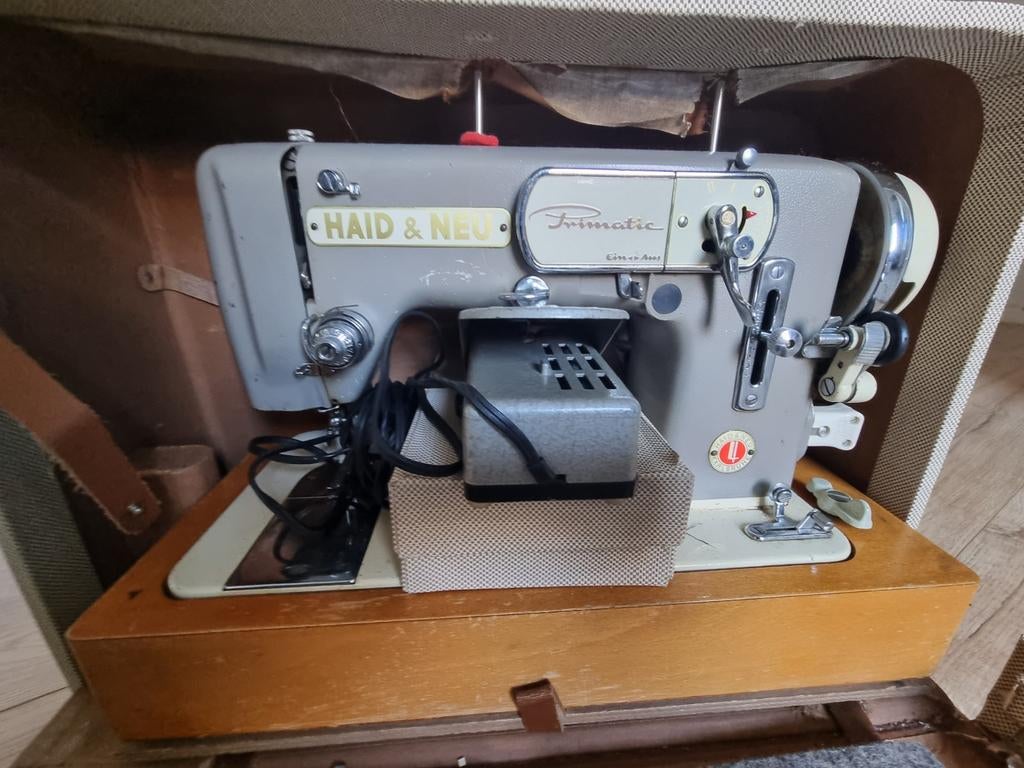 Haid & Neu Primatic naaimachine uit 1950, Antiek en Kunst, Antiek | Naaimachines, Ophalen of Verzenden