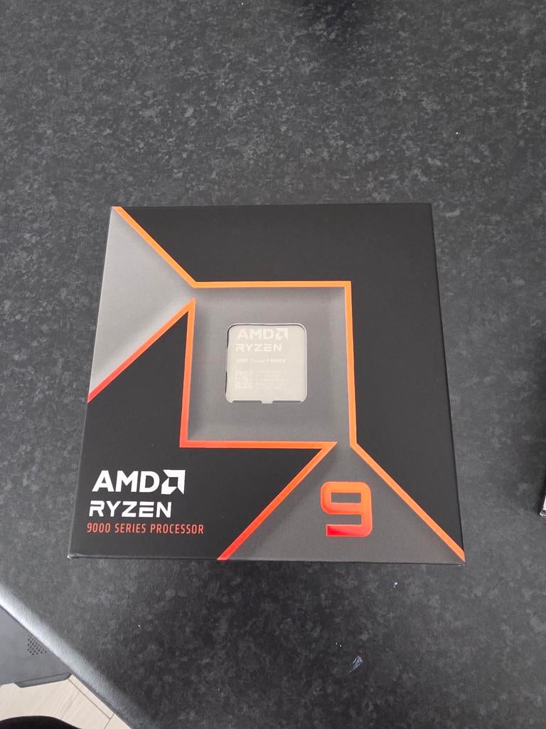 AMD Ryzen 9 9950X AM5, Computers en Software, Processors, Ophalen of Verzenden, Zo goed als nieuw, AMD Ryzen 9, 16-core