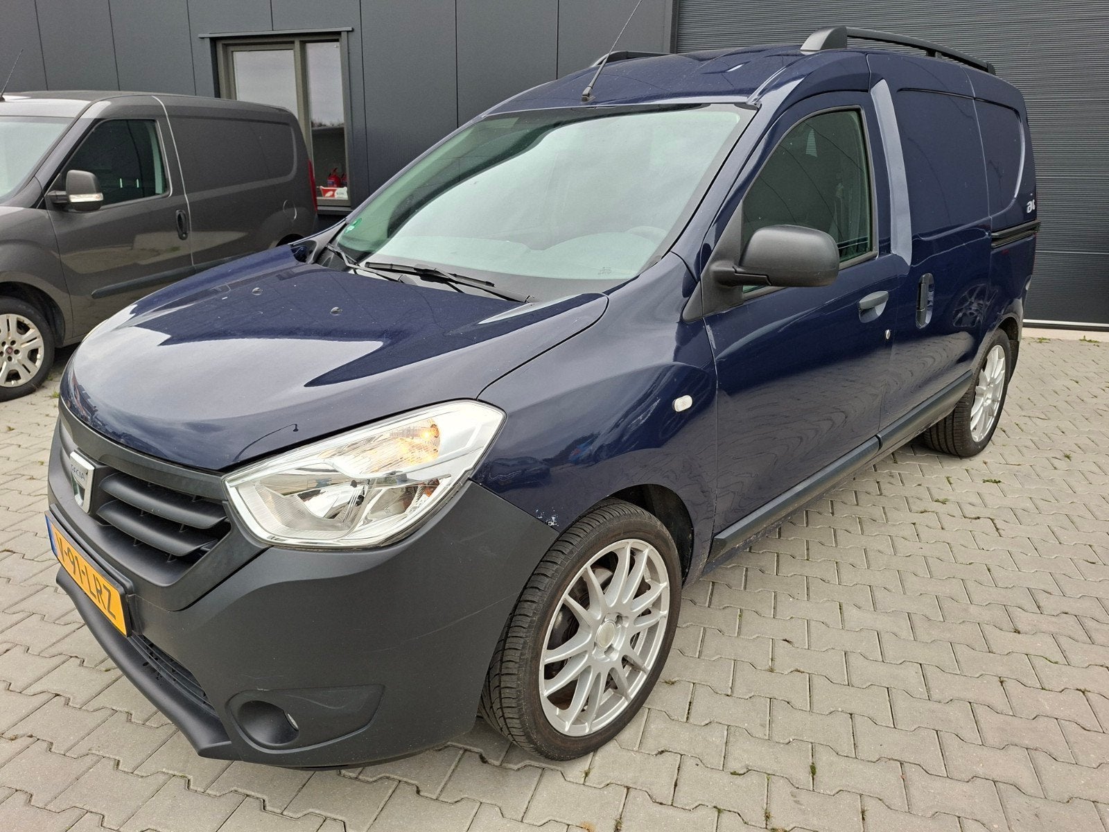 Dacia Dokker Van 1.2 Benzine 85KW 2016 Blauw, Auto's, Dacia, 4 cilinders, Blauw, 620 kg