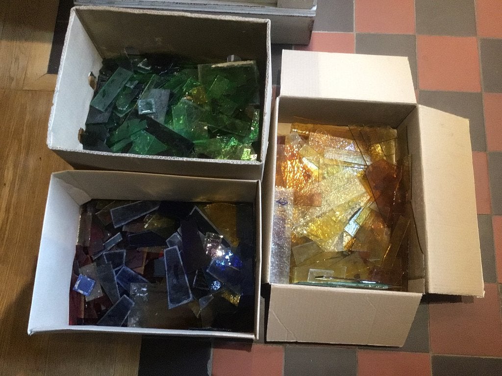 Stukjes gekleurd glas 3 dozen, Ophalen, Minder dan 80 cm, Minder dan 80 cm, Zo goed als nieuw