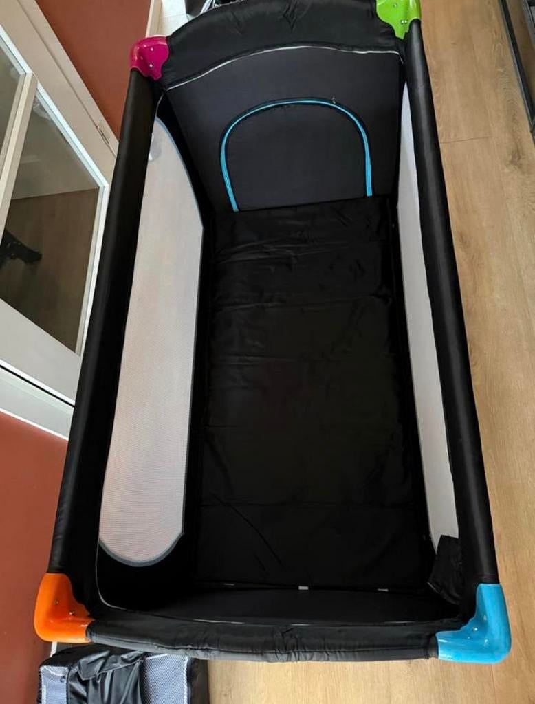 Hauck Sleep N Play Reisbedje met Verhoger en Wieltjes, Kinderen en Baby's, Ophalen, Gebruikt, Rechthoekig, In hoogte verstelbaar