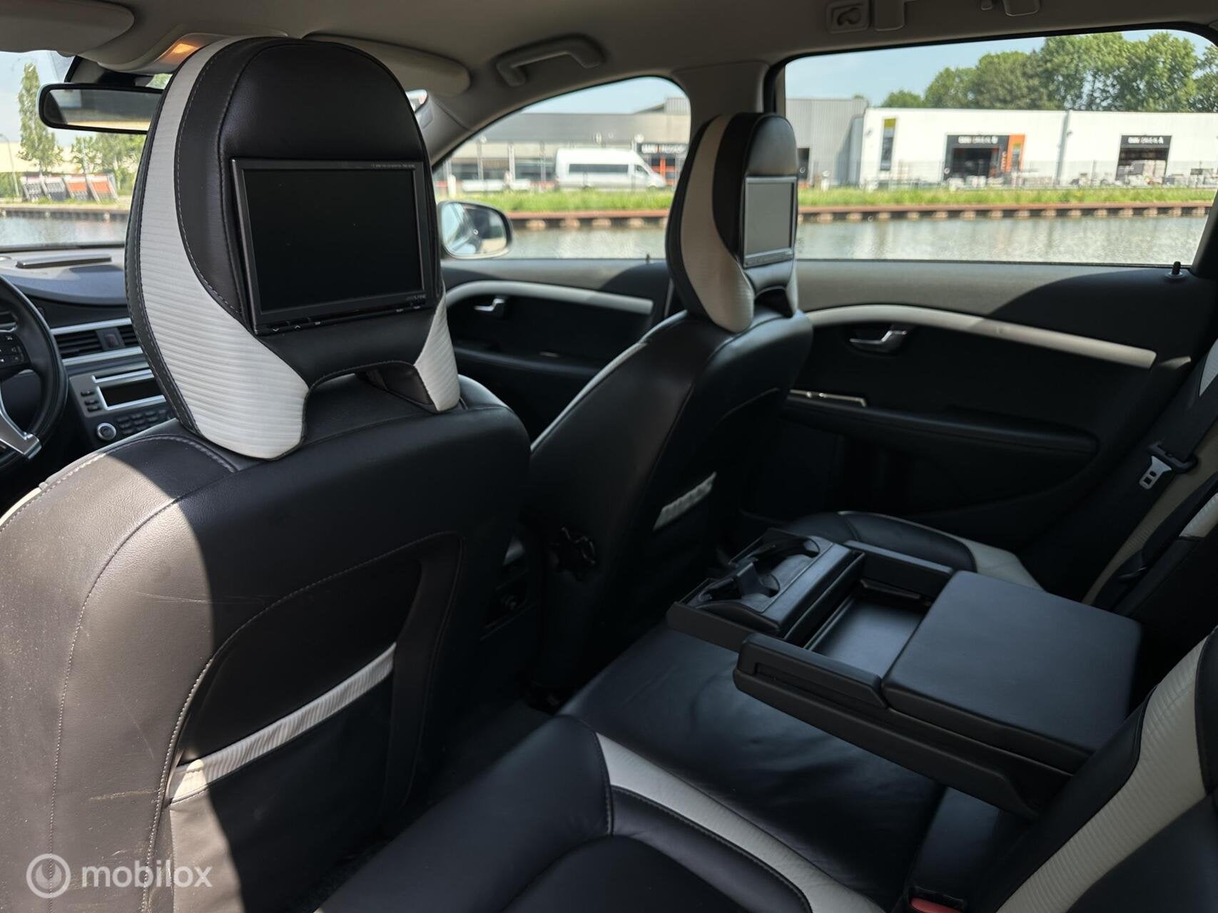 Volvo V70 R-Design Automaat | Liefhebbersauto | Bomvol, Euro 5, Zwart, 4 cilinders, Zwart