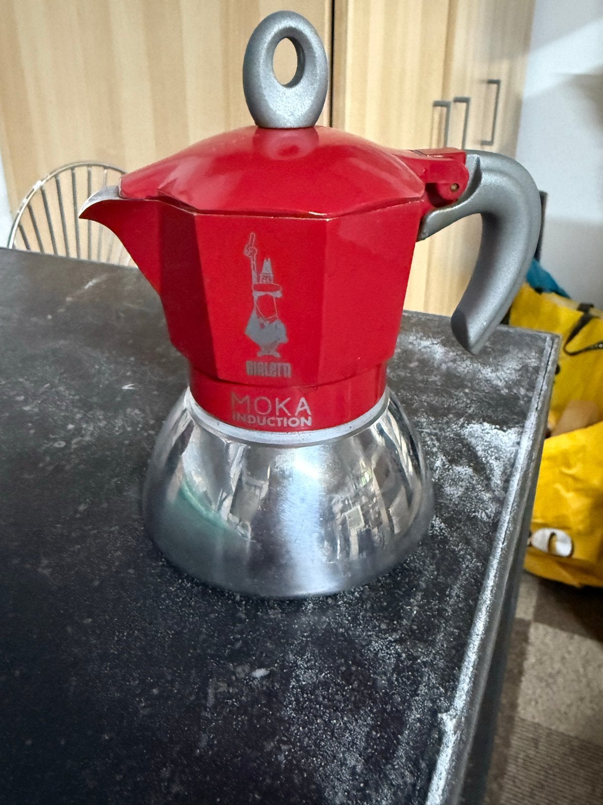 Bialetti Moka Induction - Rode Moka Pot, Gebruikt, Overige modellen, Gemalen koffie, Ophalen of Verzenden