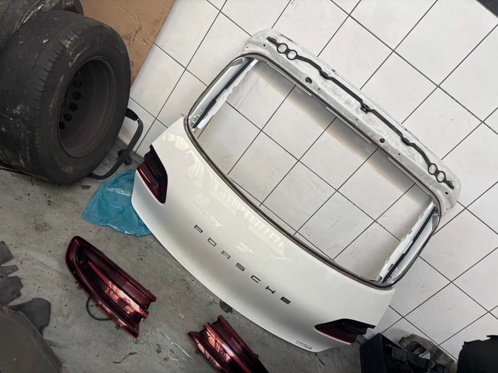 PORSCHE MACAN ONDERDELEN, Auto-onderdelen, Achterklep, Rechts, Porsche, Nieuw