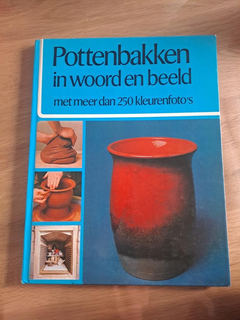 Pottenbakken in woord en beeld - 1976, Ophalen of Verzenden