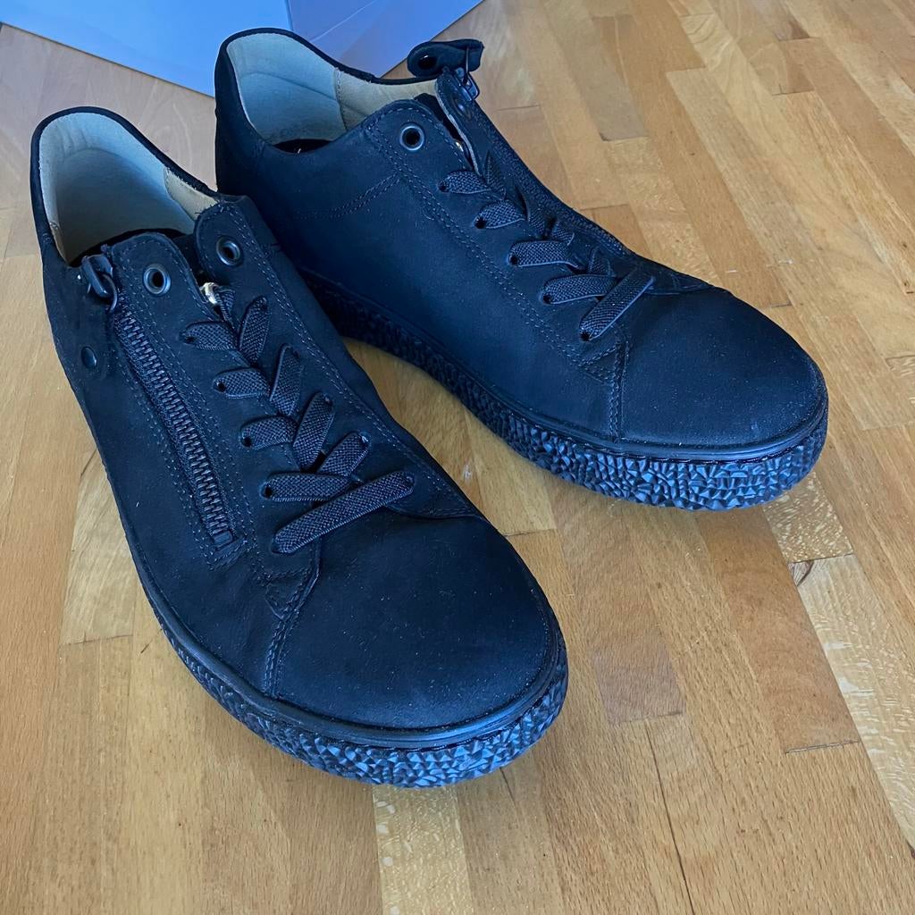 Hartjes zwarte sneakers met rits, maat 7 (40.5), Kleding | Dames, Schoenen, Ophalen, Nieuw, Zwart, Sneakers of Gympen