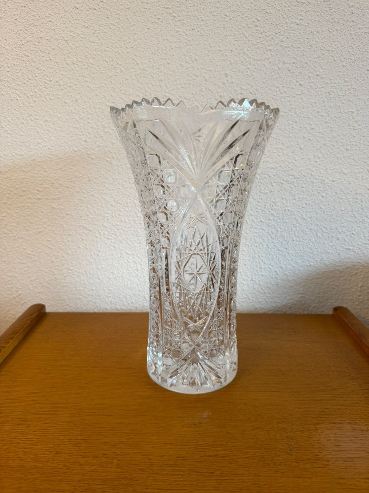 Bohemian cut crystal vase from the 1970s, Ophalen