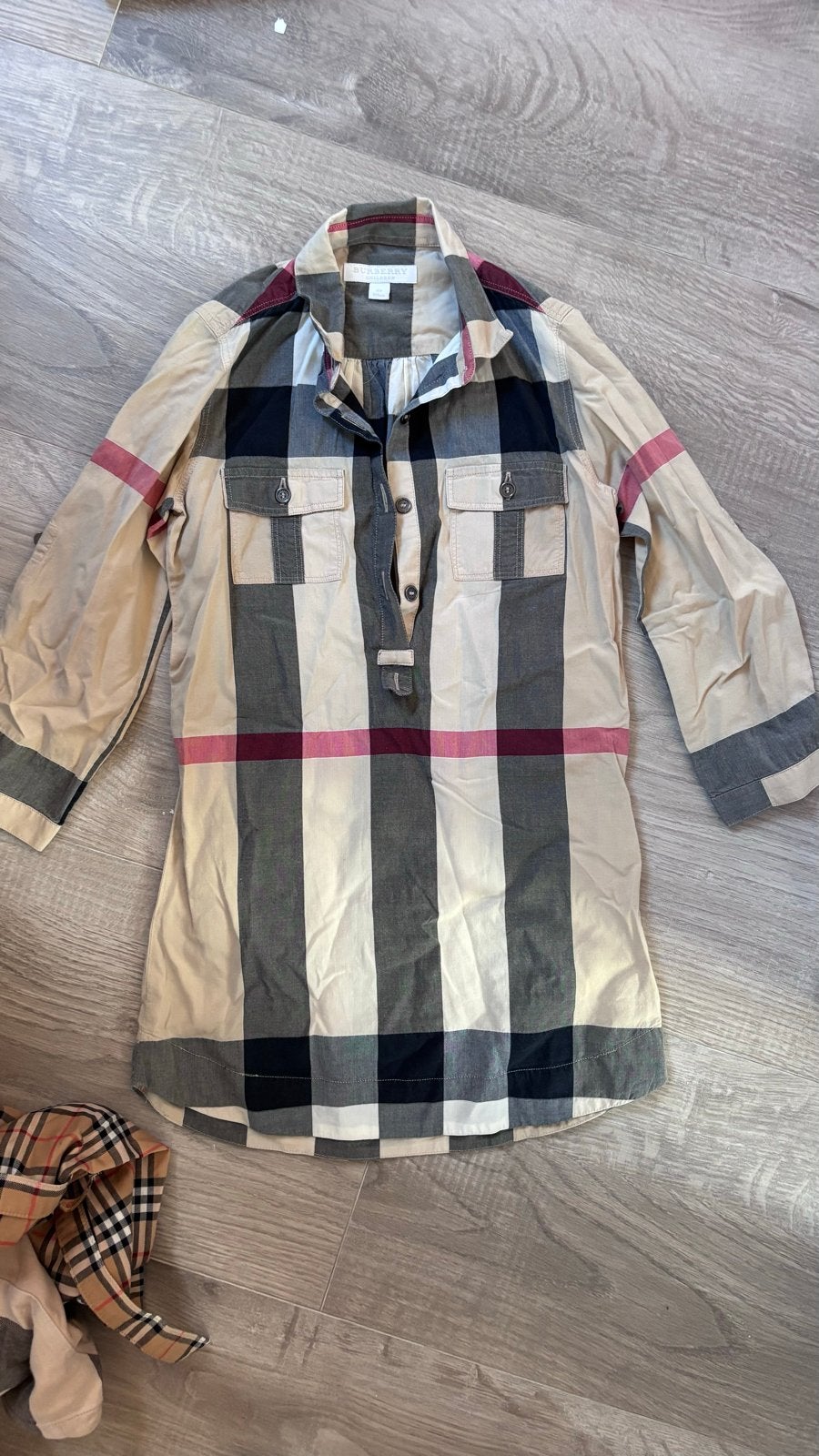 Burberry jurk maat 104, Kinderen en Baby's, Kinderkleding | Maat 104, Ophalen, Zo goed als nieuw, Meisje, Overhemd of Blouse